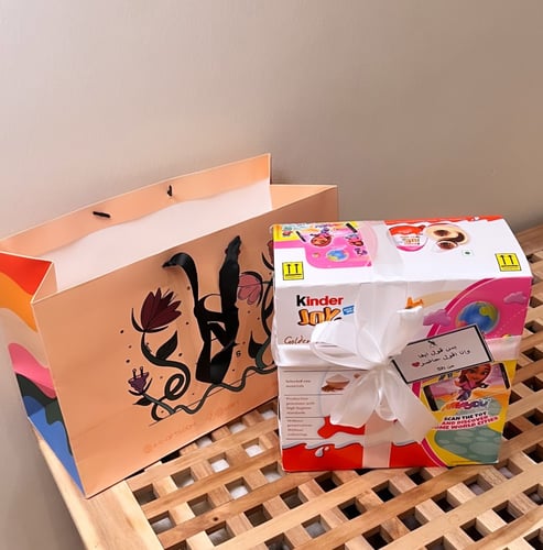 بوكس بيضة الكندر مع كيس A & S المبهج