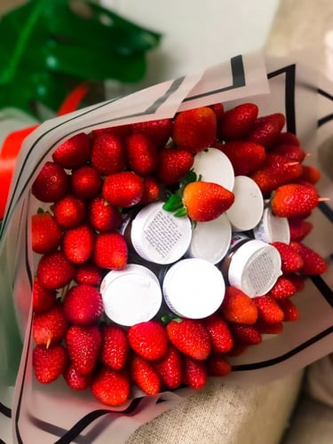 بوكيه الفراوله والتشوكلت