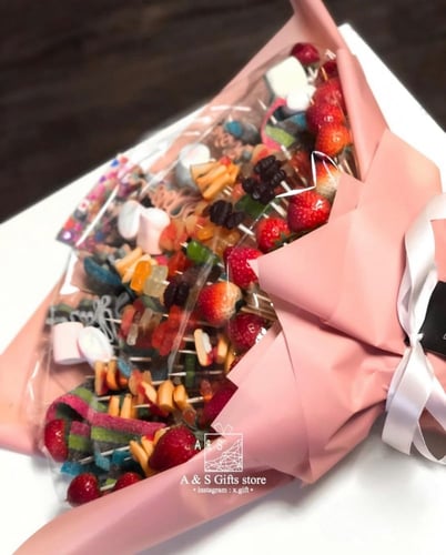 بوكيه الكاندي والفراولة