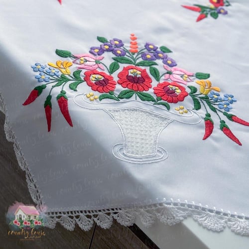 3506 مفرش طاولة هاندميد انتيك مطرز (كبير)