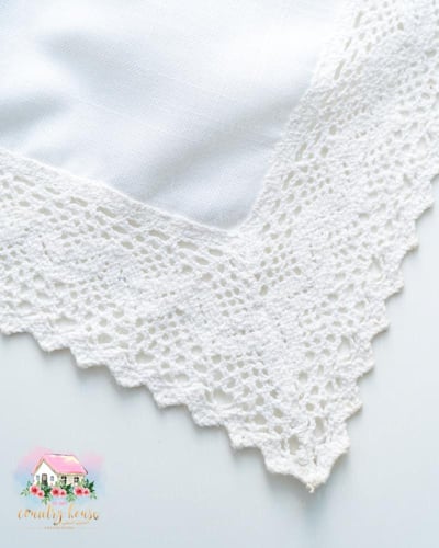 3690 مفرش انتيك مطرز نفحة الورود