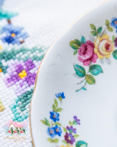 3660 كوب مع صحنين انتيك من رويال ستانلي