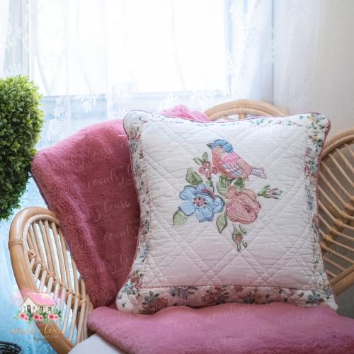 3468 كوشن مطرز بوجهين من جرين جيت Ellie white