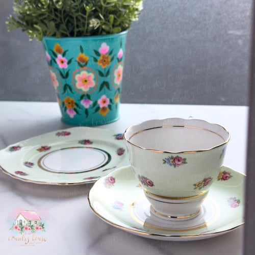 3431 كوب مع صحنين انتيك من كولكلوڤ