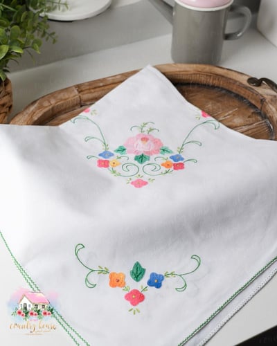 3650 مفرش مطرز دوحة الألوان