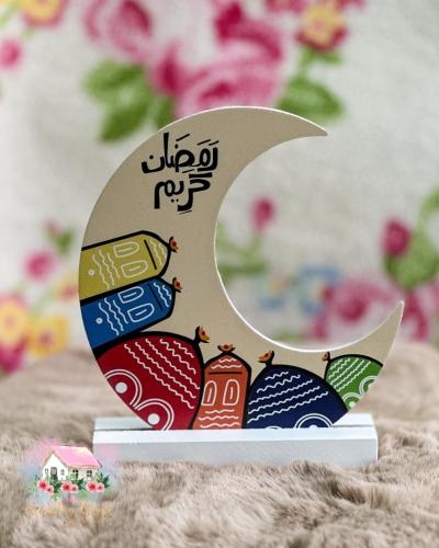 3590 هلال شهر رمضان خشبي مع قاعدة (١)