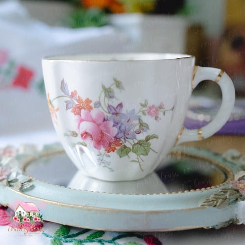 3494 كوب مع صحن انتيك من رويال كراون Royal Crown