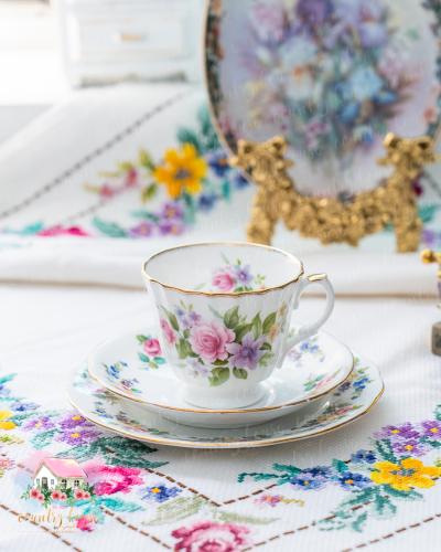 3660 كوب مع صحنين انتيك من رويال ستانلي