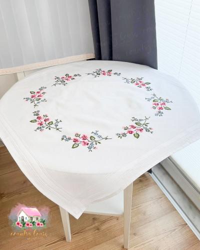 3715 مفرش مطرز انتيك Flora Circle