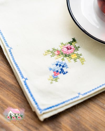 3687 مفرش انتيك مطرز أطياف الريف