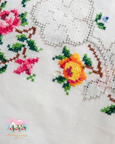 3726 مفرش مطرز انتيك Rose Wreath