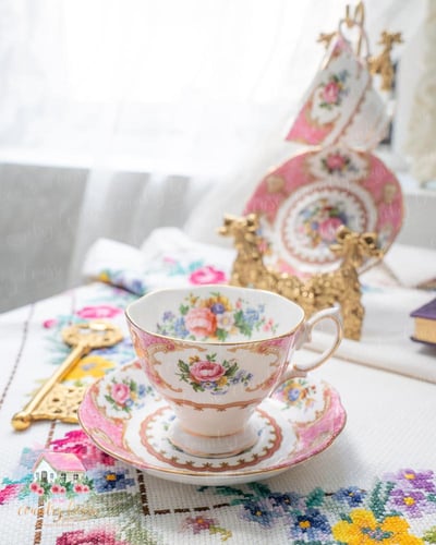 3729 كوب مع صحن انتيك من رويال البرت