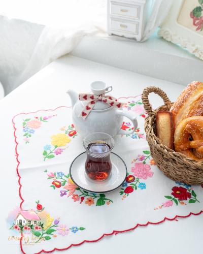 3683 مفرش انتيك مطرز أناقة الألوان