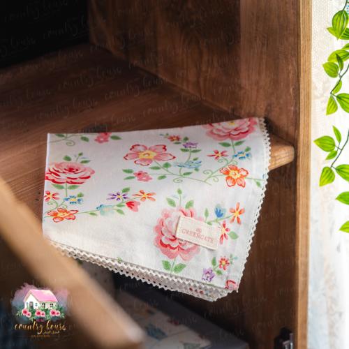 3457 مفرش بحواف دانتيل من جرين جيت Columbine