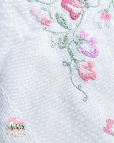 3679 مفرش انتيك مطرز همس الزهور