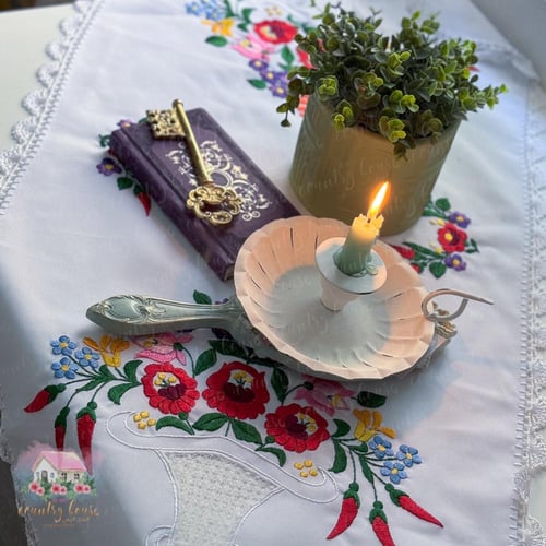 3506 مفرش طاولة هاندميد انتيك مطرز (كبير)