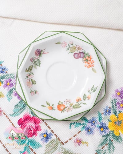 3737 كوب مع صحنين انتيك من جونسون برذرز Johnson Br...