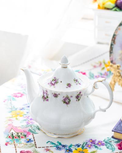 3667 ابريق شاي انتيك من رويال البرت Royal Albert