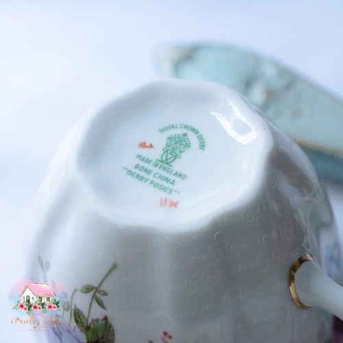 3494 كوب مع صحن انتيك من رويال كراون Royal Crown