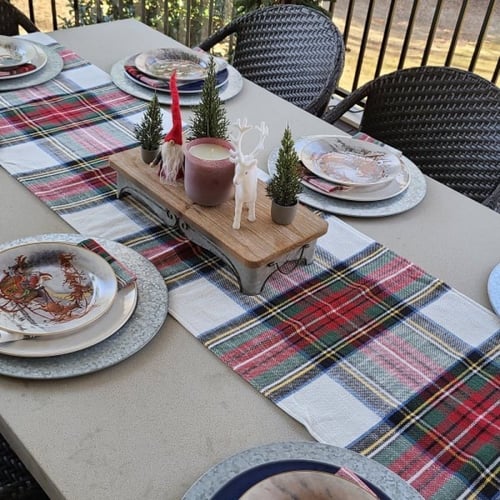 1450 مفرش طاولة قطني بنقشة مربعات من تشكيلة ستيوار...