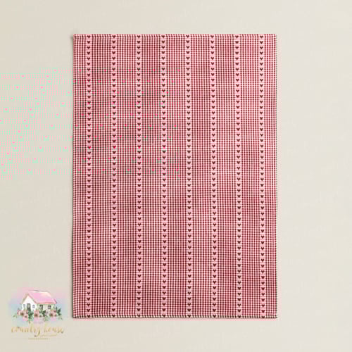 1162 مفرش أحمر مقلم بقلوب حمراء