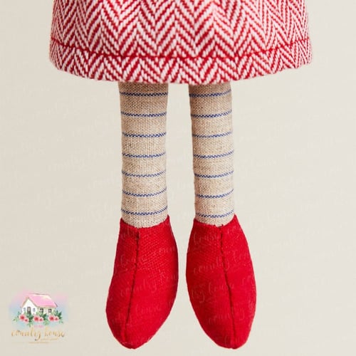 1238 دمية وتعليقة الفتاة الشتوية