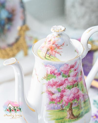 3665 ابريق شاي انتيك من رويال البرت Royal Albert