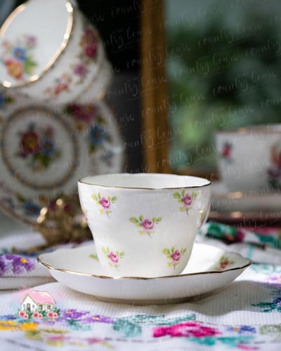 3599 كوب مع صحن انتيك من دوتشس Duchess