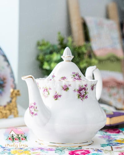 3667 ابريق شاي انتيك من رويال البرت Royal Albert