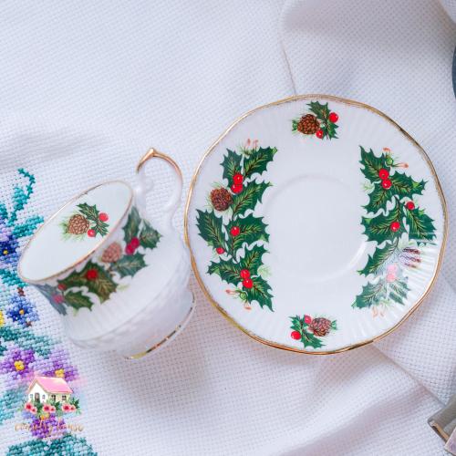 3530 كوب مع صحن انتيك من كوينز Queen's