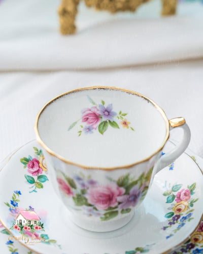 3660 كوب مع صحنين انتيك من رويال ستانلي