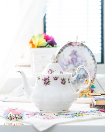 3667 ابريق شاي انتيك من رويال البرت Royal Albert