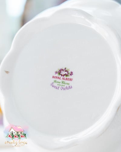 3667 ابريق شاي انتيك من رويال البرت Royal Albert