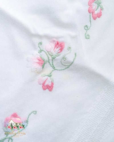 3679 مفرش انتيك مطرز همس الزهور