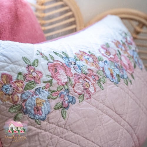 3467 كوشن مطرز بوجهين من جرين جيت Madison