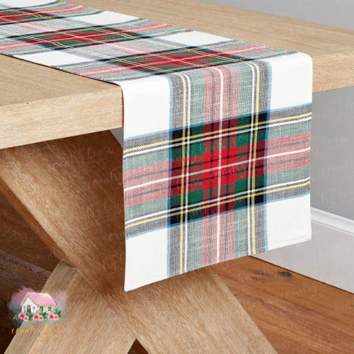 1450 مفرش طاولة قطني بنقشة مربعات من تشكيلة ستيوار...