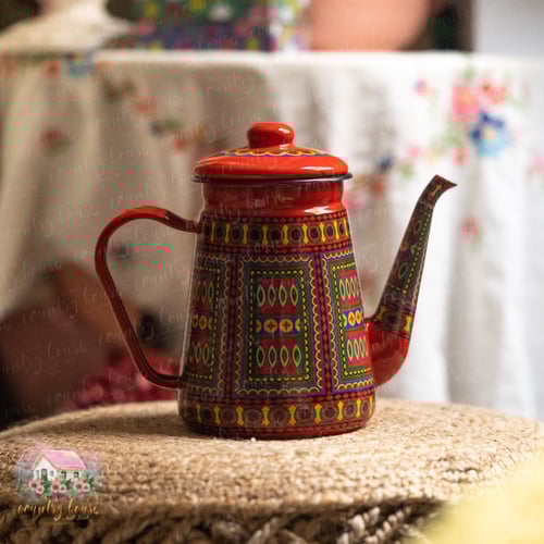 3246 ابريق معدني أحمر شعبي