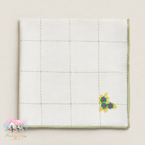 3265 مفرش مطرز بحواف خضراء (أخضر)