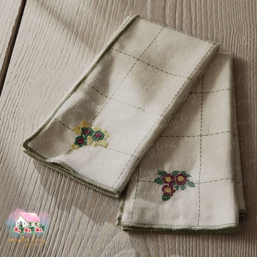 3265 مفرش مطرز بحواف خضراء (أخضر)