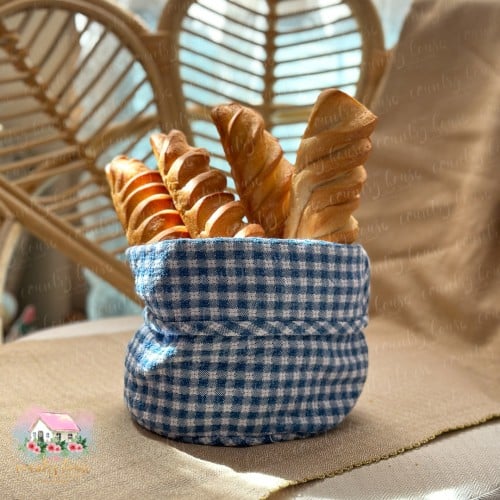 3360 حافظة مخبوزات كاروهات زرقاء