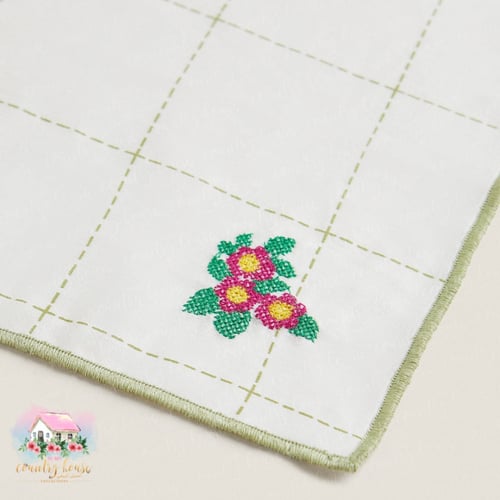 3264 مفرش مطرز بحواف خضراء (زهري)