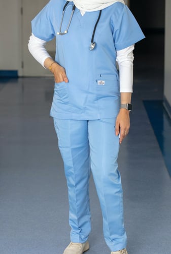 بدلة سكرب نسائي