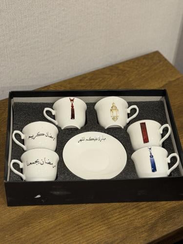 فناجيل قهوه العدد ٦ بالاضافه إلى ٦ صحون