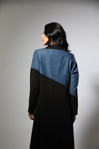 CREPE AND JEANS BLAZER