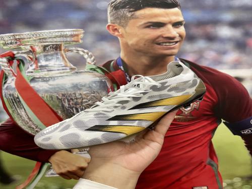 شوز اديداس درجة اولى