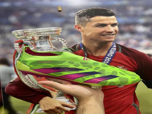 شوز اديداس درجة اولى