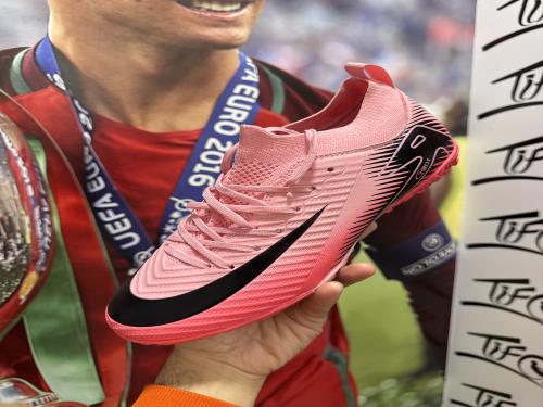 شوز ماركة كريد