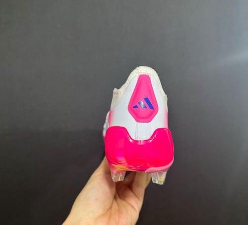 شوز اديداس درجة اولى