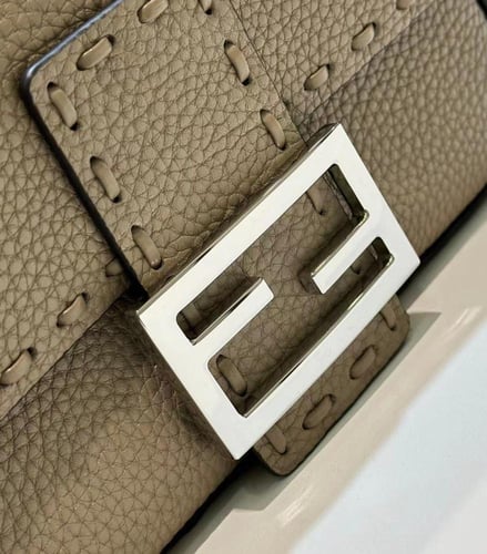 Fendi Baguette Mini 20CM