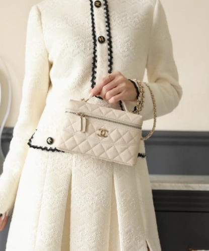 Chanel 19,5CM اوف وايت